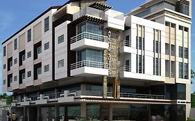 Avenue Suites